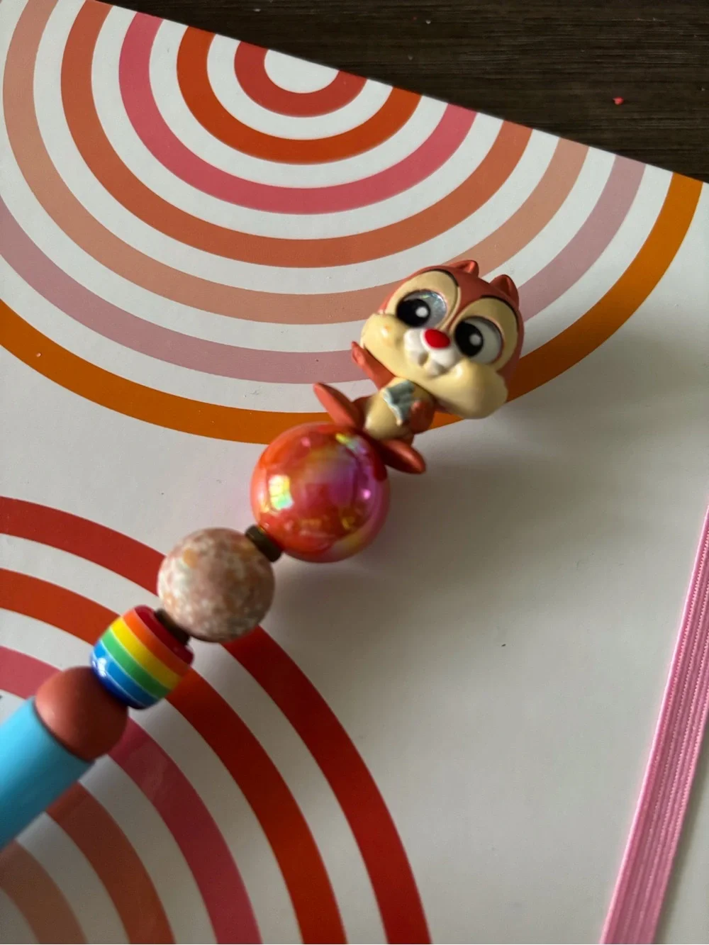 Disney Doorables: Mickey Mouse: Dale handmade beaded pen